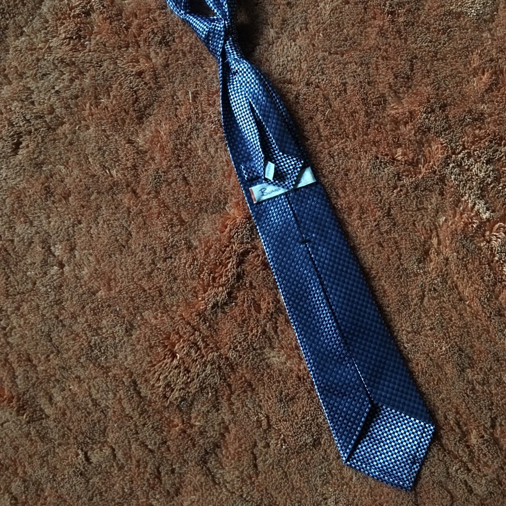 Dress tie
